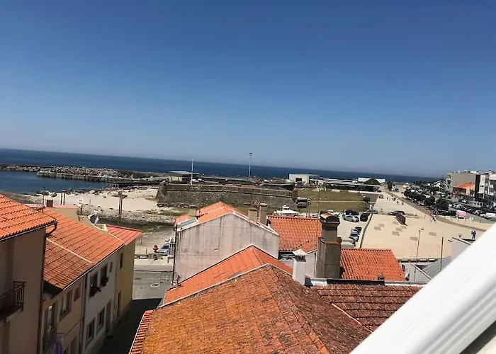 A Terraza Da Filipa ヴィラ・プライア・デ・アンコラ